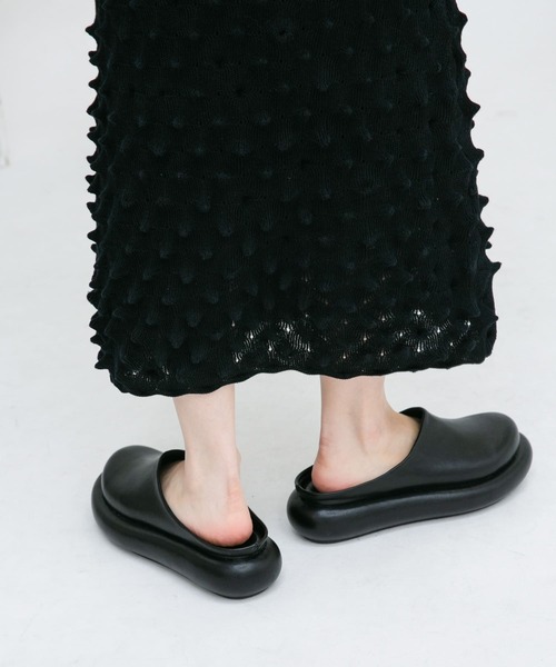 KBF（ケイビーエフ）の「ボリュームソールクロッグ（その他シューズ・レディース・アイボリー/ブラック・38/37）」の6枚目の写真