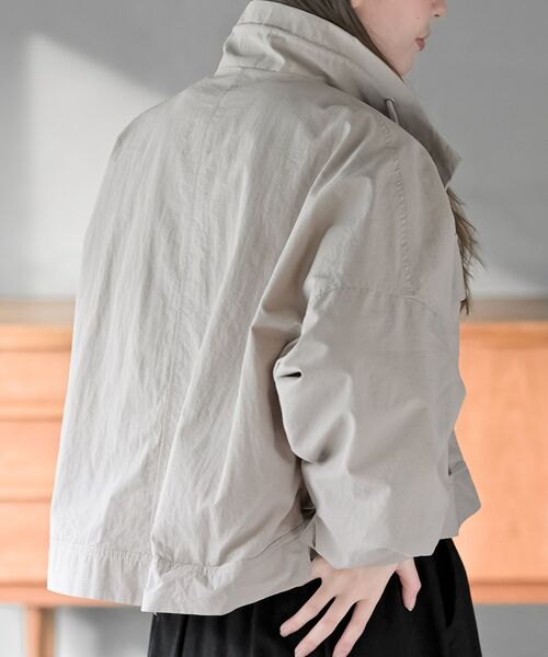 rps（アールピーエス）の「スタンドショートナイロンジャケット（ナイロンジャケット・レディース・アイボリー/ライトカーキ/ブラック/ベージュ・フリー）」の16枚目の写真