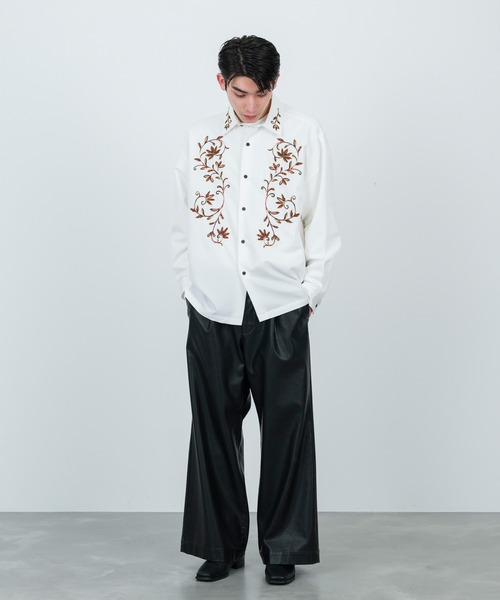 JUNRED（ジュンレッド）の「【 イージーケア 】レトロフラワーデコレギュラーカラーシャツ（シャツ/ブラウス・メンズ・ホワイト/ブラック/ブルー/ホワイト系その他・M/L/S）」の18枚目の写真