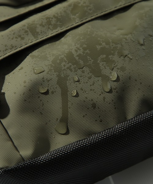 FORECAST(フォーキャスト)の「撥水加工で雨の日も安心【FORECAST】防水コーティング 2WAYウエストバッグ ボディバッグ ワンショルダー ウォータープルーフ 軽量 ミニマリスト 旅行 アウトドア ライブ フェス サブバッグ ミリタリー ユニセックス 9144(ボディバッグ/ウエストポーチ・メンズ・ブラック/オリーブ/ベージュ・FREE)」の11枚目の写真