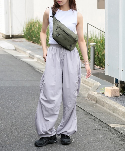 FORECAST(フォーキャスト)の「撥水加工で雨の日も安心【FORECAST】防水コーティング 2WAYウエストバッグ ボディバッグ ワンショルダー ウォータープルーフ 軽量 ミニマリスト 旅行 アウトドア ライブ フェス サブバッグ ミリタリー ユニセックス 9144(ボディバッグ/ウエストポーチ・メンズ・ブラック/オリーブ/ベージュ・FREE)」の13枚目の写真