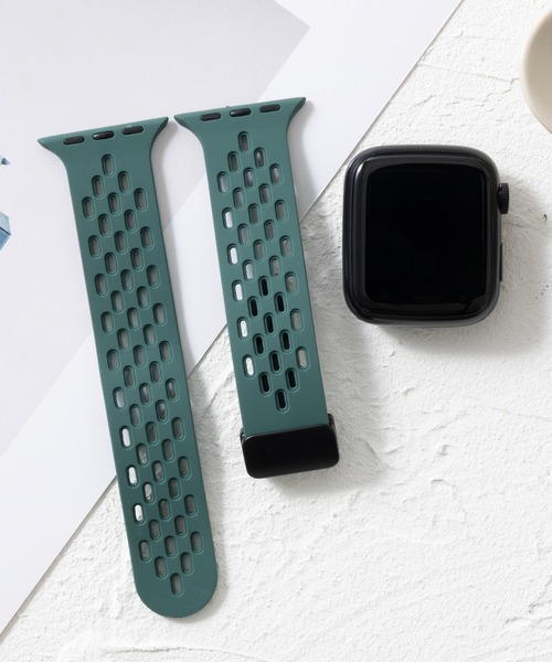emonique(エモニーク)の「シリコン製 通気性良いメッシュ Apple Watch バンド スマートウォッチバンド【38/40/41/42/44/45/49mm対応】(デジタル腕時計・メンズ・イエロー/グレイッシュベージュ/ライトブルー/ライラック/ブラック/ネイビー/ミント/ターコイズブルー/グレー/ダークグリーン/ライトグレー/グリーン/ワインレッド/ピンク/レッド/ホワイト/パープル/オレンジ・42/38)」の6枚目の写真