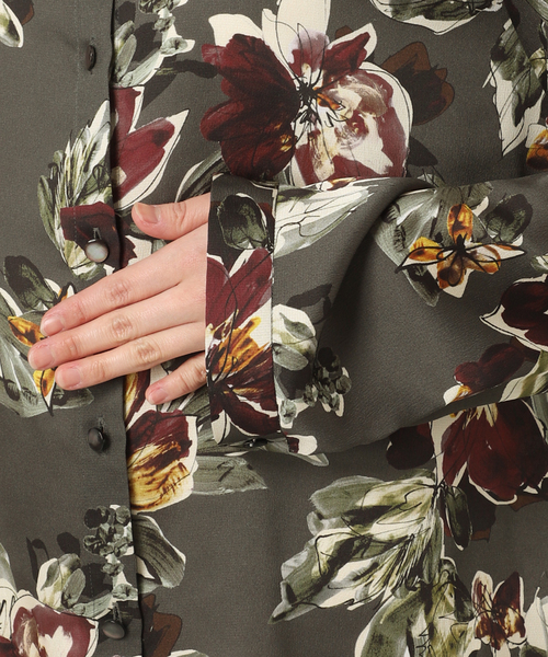 Noble（ノーブル）の「スモーキーフラワープリントシャツ（シャツ