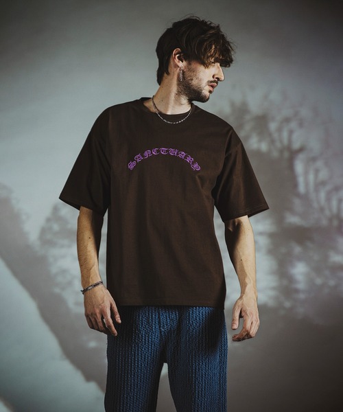 NO ID.(ノーアイディ)の「【NO ID.】Sanctuary Embroidery Big T-shirt / サンクチュアリ 刺繍 ビッグ Tシャツ(Tシャツ/カットソー・メンズ・ブラウン/ホワイト/ブラック・ONE SIZE)」の6枚目の写真