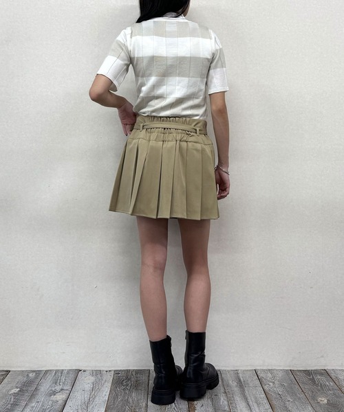 NICOLE CLUB(ニコル クラブ)の「【WEB限定】プリーツミニスカンツ(スカート・レディース・ブラック/ベージュ・MEDIUM)」の15枚目の写真