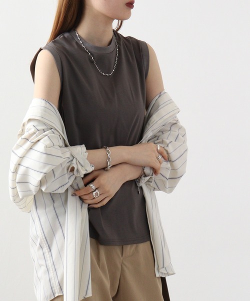 Anna Nicola(アンナニコラ)の「Anna Nicola バックテレコ切替えタンクトップ(タンクトップ・レディース・ベージュ/オフホワイト/グレー/グレー系/ブラック・38)」の1枚目の写真