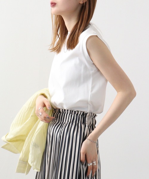 Anna Nicola(アンナニコラ)の「Anna Nicola バックテレコ切替えタンクトップ(タンクトップ・レディース・ベージュ/オフホワイト/グレー/グレー系/ブラック・38)」の15枚目の写真