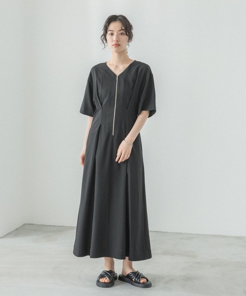 LEPSIM(レプシィム)の「【FOR I SERIES】フロントジップワンピース 126646(ワンピース・レディース・ブルーグリーン/ライトベージュ/ブラック・FREE)」の2枚目の写真