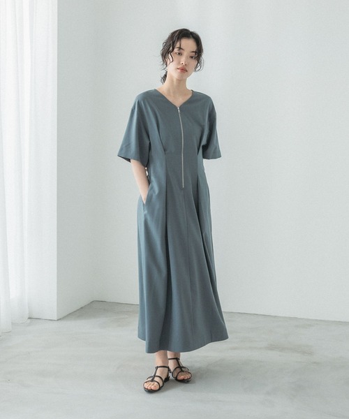 LEPSIM(レプシィム)の「【FOR I SERIES】フロントジップワンピース 126646(ワンピース・レディース・ブルーグリーン/ライトベージュ/ブラック・FREE)」の10枚目の写真