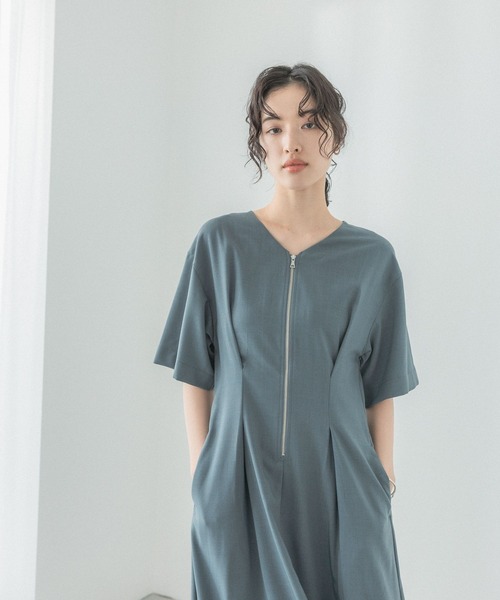 LEPSIM(レプシィム)の「【FOR I SERIES】フロントジップワンピース 126646(ワンピース・レディース・ブルーグリーン/ライトベージュ/ブラック・FREE)」の12枚目の写真