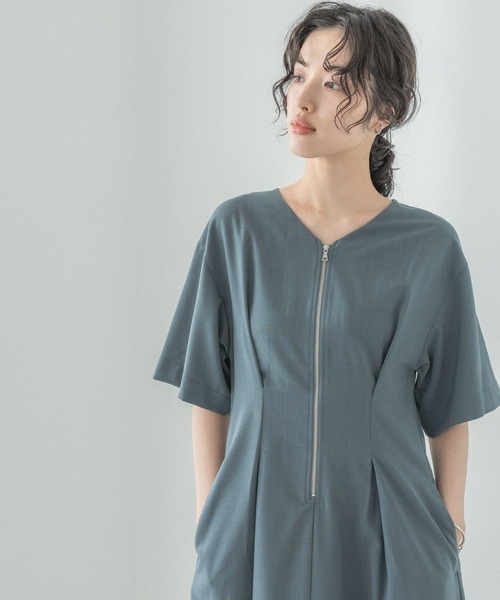 LEPSIM(レプシィム)の「【FOR I SERIES】フロントジップワンピース 126646(ワンピース・レディース・ブルーグリーン/ライトベージュ/ブラック・FREE)」の13枚目の写真