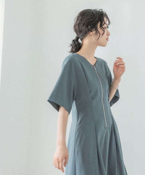 LEPSIM(レプシィム)の「【FOR I SERIES】フロントジップワンピース 126646(ワンピース・レディース・ブルーグリーン/ライトベージュ/ブラック・FREE)」の16枚目の写真