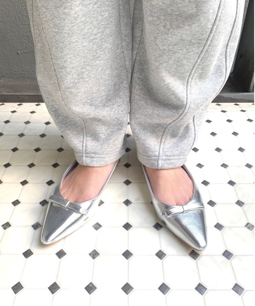 R&E（アールアンドイー）の「【REZOY】リボン×バックストラップポインテッドトゥフラットパンプス（パンプス・レディース・シルバー/アイボリー/ブラック/ピンク・22cm/22.5cm/23cm/23.5cm/24cm/24.5cm）」の20枚目の写真