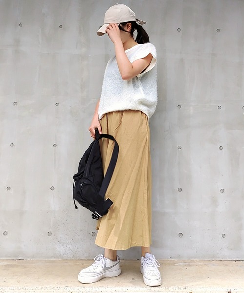 Q(キュー)の「フレアワイドパンツ(その他パンツ・レディース・ベージュ/マスタード/ブラック・MEDIUM)」の11枚目の写真