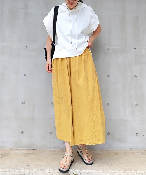 Q(キュー)の「フレアワイドパンツ(その他パンツ・レディース・ベージュ/マスタード/ブラック・MEDIUM)」の13枚目の写真