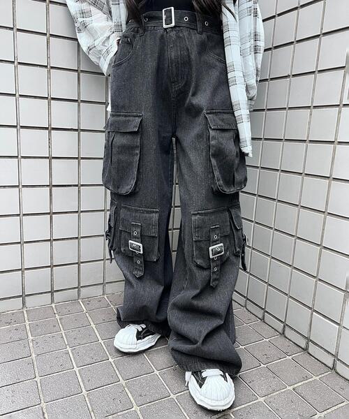 Figments(フィグメンツ)の「マルチカーゴワイドデニムパンツ(デニムパンツ・レディース・ブラック・MEDIUM/LARGE)」の17枚目の写真