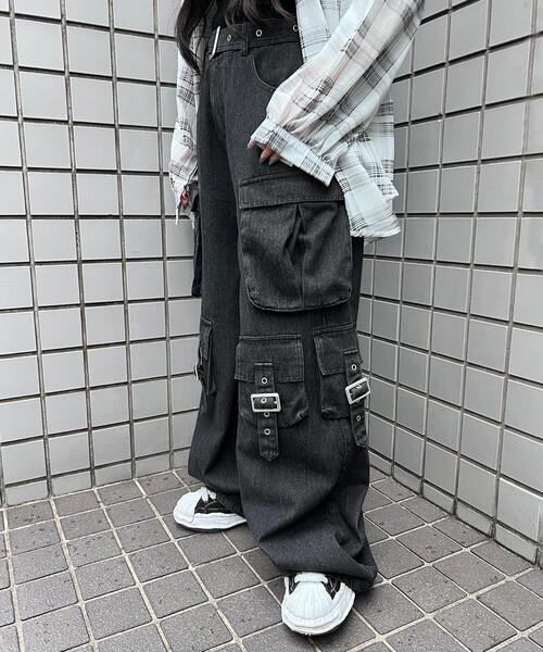 Figments(フィグメンツ)の「マルチカーゴワイドデニムパンツ(デニムパンツ・レディース・ブラック・MEDIUM/LARGE)」の19枚目の写真