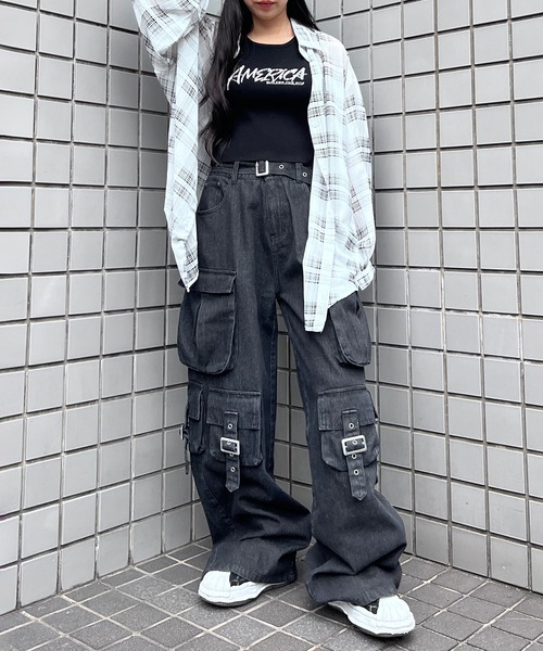 Figments(フィグメンツ)の「マルチカーゴワイドデニムパンツ(デニムパンツ・レディース・ブラック・MEDIUM/LARGE)」の4枚目の写真