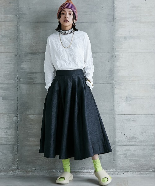GEVS.(ジェイヴィス)の「 しわ加工クルーネックカットソープルオーバー <大きいサイズ有>GEVS.(Tシャツ/カットソー・レディース・カーキ/オフホワイト/ブラック・LL/L/M/5L/4L/3L)」の6枚目の写真