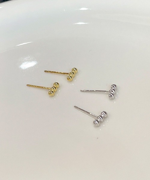 B.I.D.（ビーアイディー）の「《３連ボールデザインシンプルピアス/ユニセックス（MA）（ピアス（両耳用）・レディース・ゴールド/シルバー・FREE）」の5枚目の写真