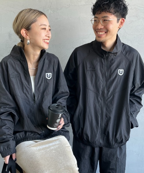 UMBRO（アンブロ）の「[UMBRO/アンブロ] 別注 トレーニングナイロンジャケット（ブルゾン・レディース・ネイビー/ブラック/グレー・S/M/L/XL）」の4枚目の写真