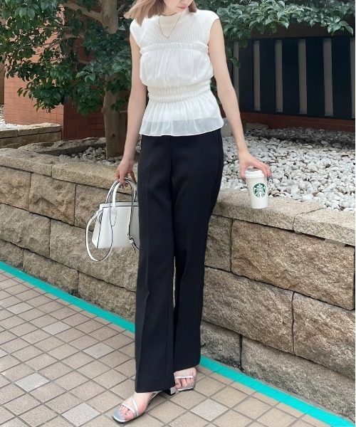 clear（クリア）の「ストレッチセミフレアパンツ [美脚シルエット スタイルアップ 脚長 オフィスカジュアルにも]≪2024AW新作≫（スラックス・レディース・ブラック/アイボリー・M/S）」の15枚目の写真