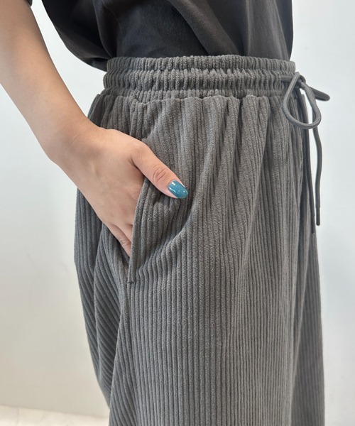 CECIL McBEE(セシルマクビー)の「カットコールワイドパンツ(その他パンツ・レディース・ブラウン/ブラック/グレー/カーキ/グレイッシュベージュ/アイボリー・LARGE/MEDIUM)」の15枚目の写真