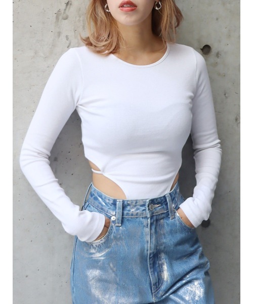 EVRIS（エヴリス）の「バックオープンストラップリブトップス（Tシャツ/カットソー・レディース・ブラック/グレー/ホワイト/モカ・FREE）」の2枚目の写真