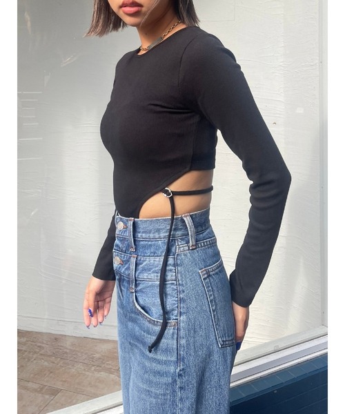 EVRIS（エヴリス）の「バックオープンストラップリブトップス（Tシャツ/カットソー・レディース・ブラック/グレー/ホワイト/モカ・FREE）」の3枚目の写真