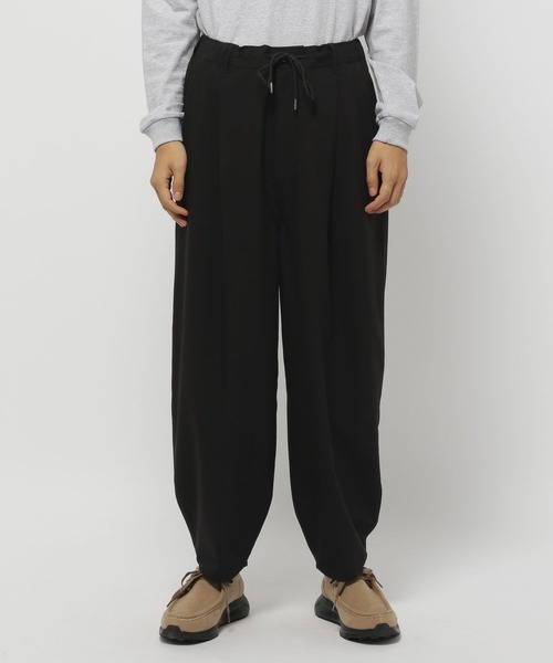 niko and...（ニコアンド）の「TRツータックバルーンパンツ（スラックス・メンズ・ブラック/ベージュ/チャコール・LARGE/MEDIUM）」の13枚目の写真