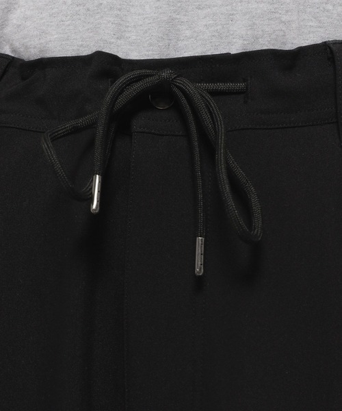 niko and...（ニコアンド）の「TRツータックバルーンパンツ（スラックス・メンズ・ブラック/ベージュ/チャコール・LARGE/MEDIUM）」の17枚目の写真