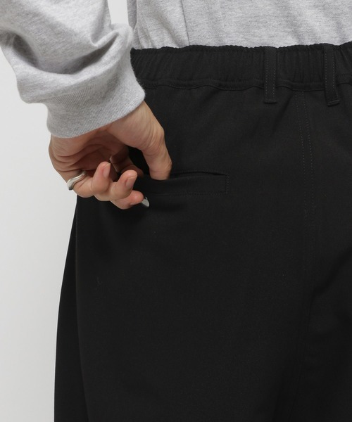 niko and...（ニコアンド）の「TRツータックバルーンパンツ（スラックス・メンズ・ブラック/ベージュ/チャコール・LARGE/MEDIUM）」の8枚目の写真