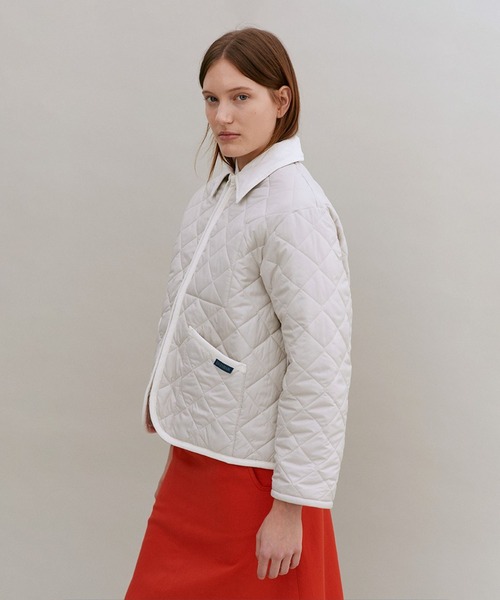LAVENHAM(ラベンハム)の「Teynham Womens / テイナム ウィメンズ(その他アウター・レディース・ネイビー/チョコ/ダークブラック/ブラック/オフホワイト/ベージュ系その他4/ベージュ系その他・10/16/14/12/8/6)」の2枚目の写真