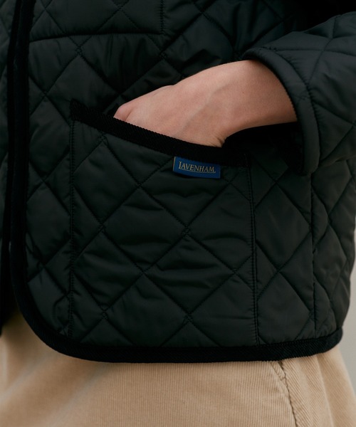 LAVENHAM(ラベンハム)の「Teynham Womens / テイナム ウィメンズ(その他アウター・レディース・ネイビー/チョコ/ダークブラック/ブラック/オフホワイト/ベージュ系その他4/ベージュ系その他・10/16/14/12/8/6)」の13枚目の写真