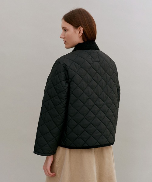 LAVENHAM(ラベンハム)の「Teynham Womens / テイナム ウィメンズ(その他アウター・レディース・ネイビー/チョコ/ダークブラック/ブラック/オフホワイト/ベージュ系その他4/ベージュ系その他・10/16/14/12/8/6)」の16枚目の写真