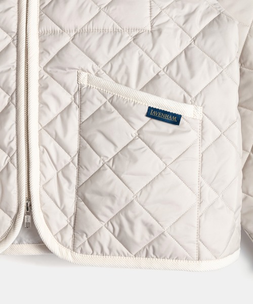 LAVENHAM(ラベンハム)の「Teynham Womens / テイナム ウィメンズ(その他アウター・レディース・ネイビー/チョコ/ダークブラック/ブラック/オフホワイト/ベージュ系その他4/ベージュ系その他・10/16/14/12/8/6)」の19枚目の写真