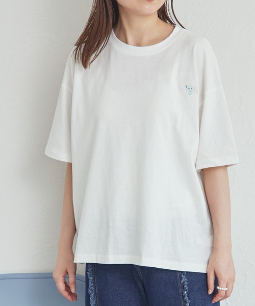 pairmanon(ペアマノン)の「【シナモロール】【ウィッシュミーメル】リンクコーデ 大人 ワンポイント刺繍Tシャツ(Tシャツ/カットソー・レディース・ホワイト系その他/ホワイト系その他2・FREE)」の1枚目の写真
