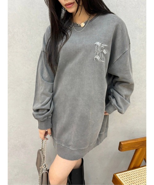 EVRIS（エヴリス）の「Eロゴピグメントオーバーサイズスウェット（スウェット・レディース・レッド/ネイビー/グレー・FREE）」の2枚目の写真