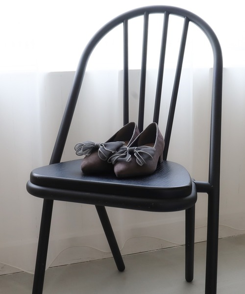 ASTORIA ODIER（アストリアオディール）の「オーガンジーリボン２WAYパンプス（パンプス・レディース・ホワイト×ブラック/ブラック/シルバー/サックスブルー系/ライトグレー/ベージュ/チャコールグレー・SMALL/MEDIUM/LARGE）」の4枚目の写真