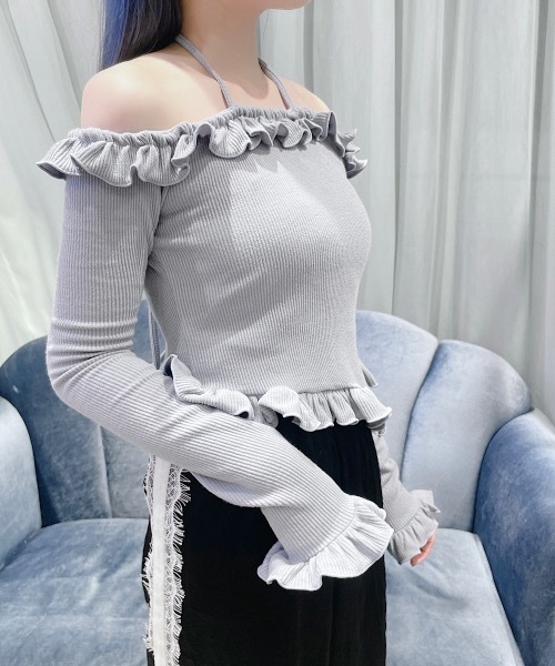 lilLilly（リルリリー）の「フリルオフショルリブトップス