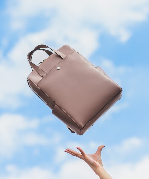 ITS'DEMO（イッツデモ）の「◆【通勤に／A4／PC／6ポケット】かるいかばんリュック（バックパック/リュック・レディース・ベージュ/ブラック/ワインレッド/ライトグレー/パープル・00）」の6枚目の写真