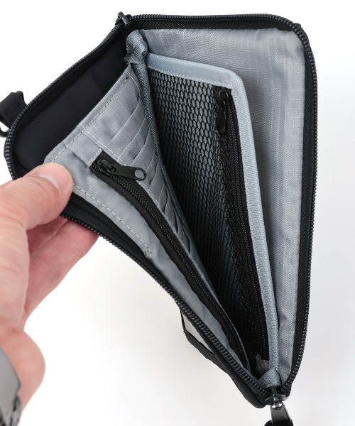 チチカカ(チチカカ)の「グラフィカルスマホショルダーポーチ(ショルダーバッグ・レディース・ベージュ/ピンク/ブラック・FREE)」の14枚目の写真