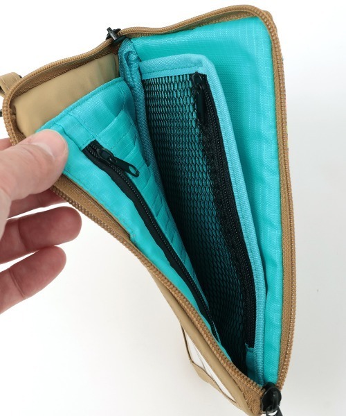 チチカカ(チチカカ)の「グラフィカルスマホショルダーポーチ(ショルダーバッグ・レディース・ベージュ/ピンク/ブラック・FREE)」の15枚目の写真