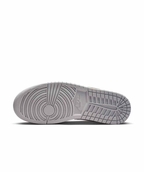 JORDAN BRAND（ジョーダンブランド）の「エア ジョーダン 1 LOW SE メンズシューズ / Air Jordan 1 Low SE Men's Shoes HF1567-200 Legend Light Brown（スニーカー・メンズ・ブラウン系その他2・25/25.5/26/26.5/27/27.5/28/28.5/29/29.5/30/30.5/31/32/33）」の7枚目の写真