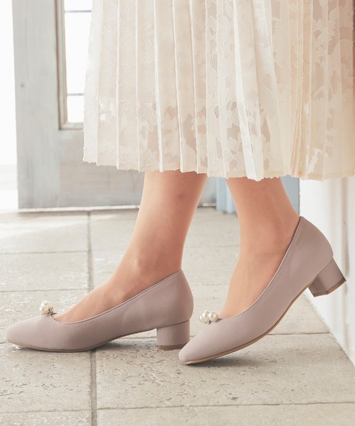 GLACIER lusso（グラシアルッソ）の「パール付パンプス（パンプス・レディース・グレイッシュベージュ/ブラック・23.0/23.5/24.0/24.5/22.5）」の8枚目の写真