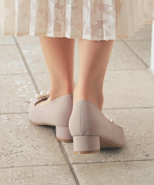 GLACIER lusso（グラシアルッソ）の「パール付パンプス（パンプス・レディース・グレイッシュベージュ/ブラック・23.0/23.5/24.0/24.5/22.5）」の9枚目の写真