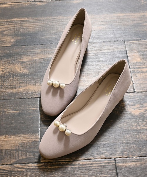 GLACIER lusso（グラシアルッソ）の「パール付パンプス（パンプス・レディース・グレイッシュベージュ/ブラック・23.0/23.5/24.0/24.5/22.5）」の19枚目の写真