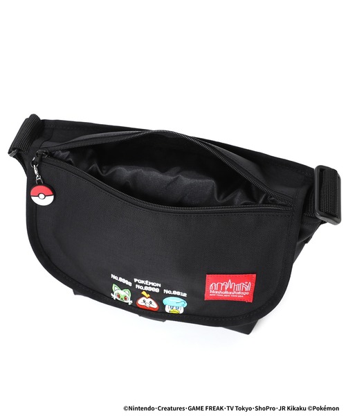 Manhattan Portage（マンハッタンポーテージ）の「Nylon Messenger Bag JR Flap Zipper Pocket Pokemon Paldea（メッセンジャーバッグ・メンズ・ブラック・SMALL）」の4枚目の写真
