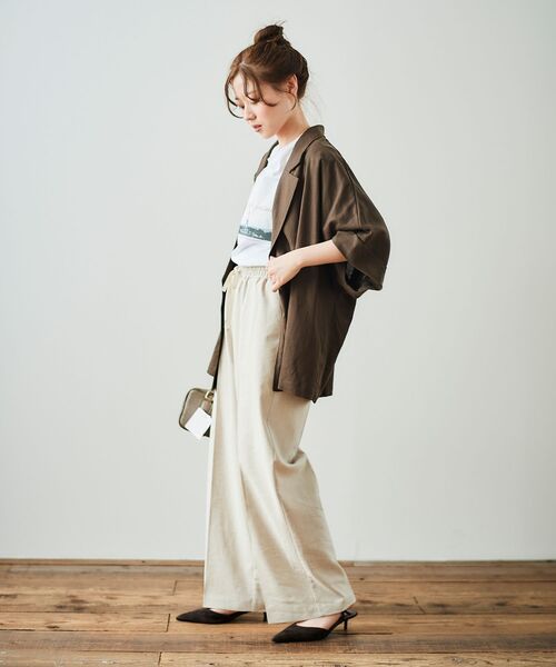 le.coeur blanc(ルクールブラン)の「《WEB限定アイテム》レーヨン麻ハーフスリーブテーラードジャケット(テーラードジャケット・レディース・ベージュ/カーキオリーブ/チャコールグレー・38)」の16枚目の写真