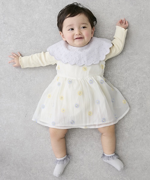 petit main（プティマイン）の「【防水】スカラップスタイ（スタイ/よだれかけ・キッズ・ブルーグレー/アイボリー/ライトピンク・F）」の4枚目の写真